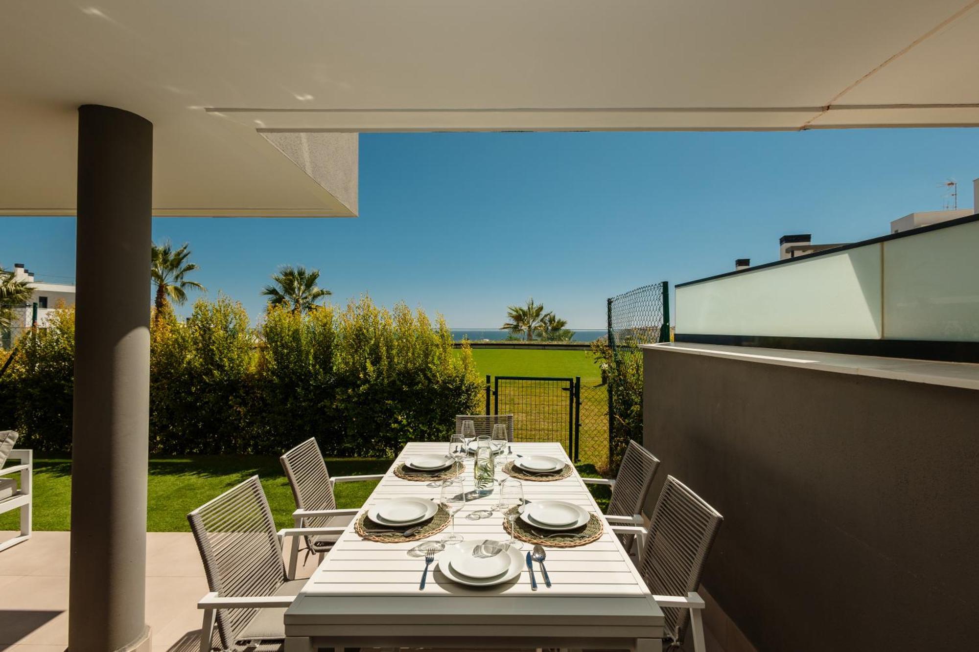 Luxurious 2 Bedroom Apartment Close To The Beach In Estepona Ngoại thất bức ảnh