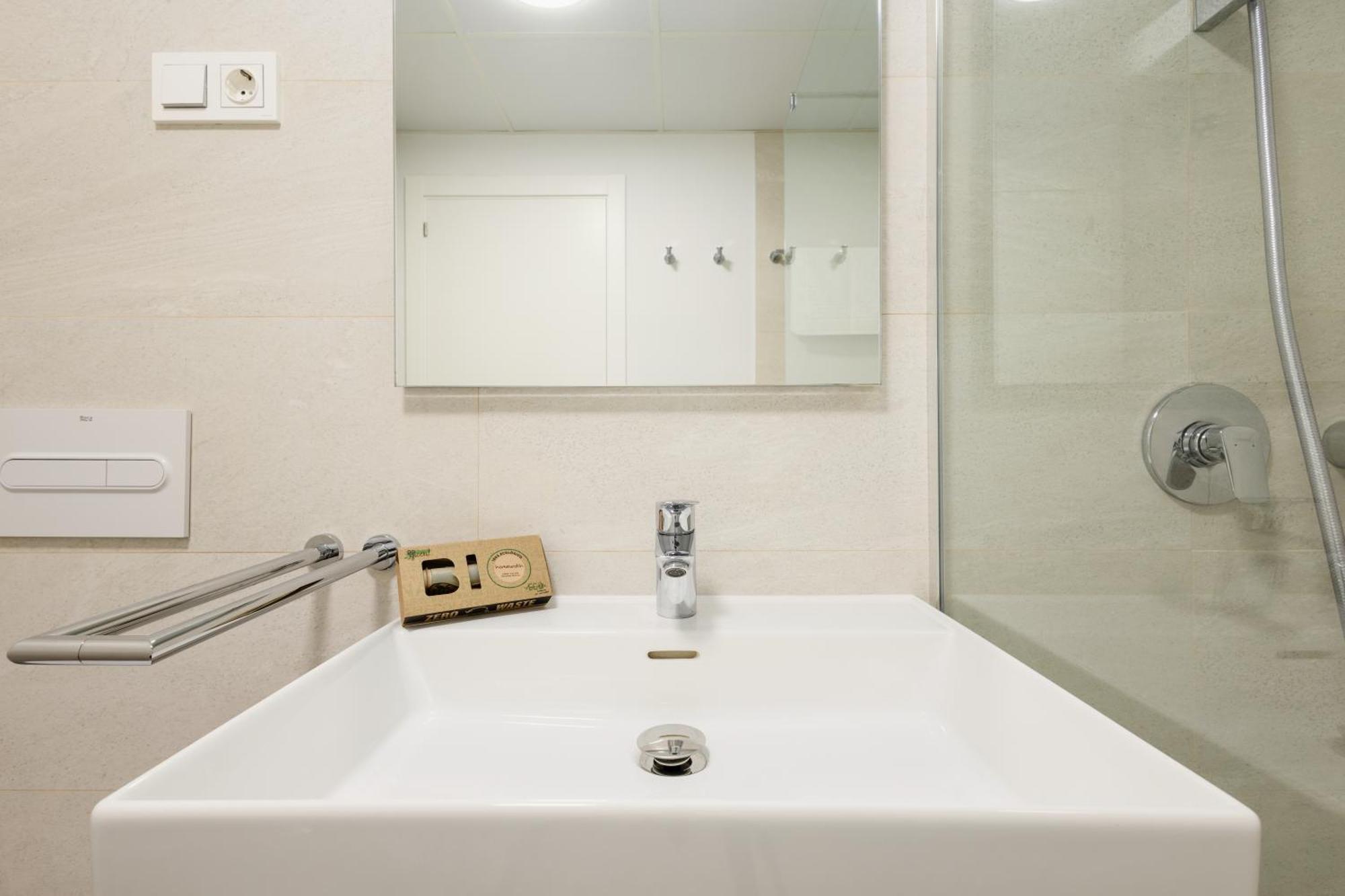 Luxurious 2 Bedroom Apartment Close To The Beach In Estepona Ngoại thất bức ảnh